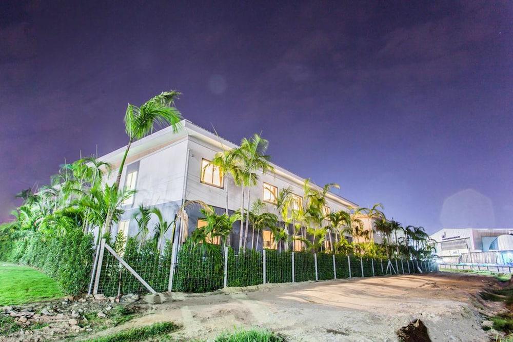 Morino Hotel Si Racha Exterior foto